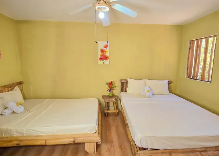 Tyler's Place 3*